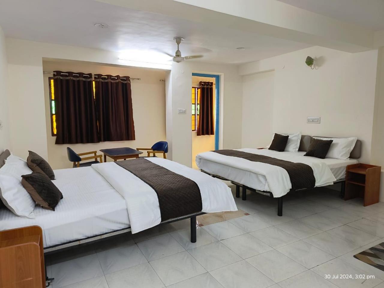 Hotel Holy Vibes Pushkar Buitenkant foto